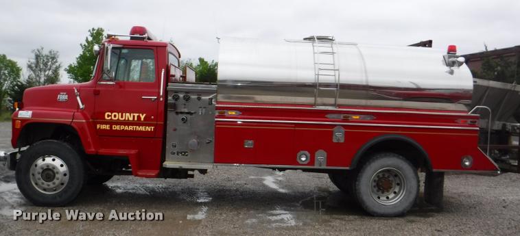 image for item DB3924 1984 Ford L8501 Louisville 101 tanker fire truck
