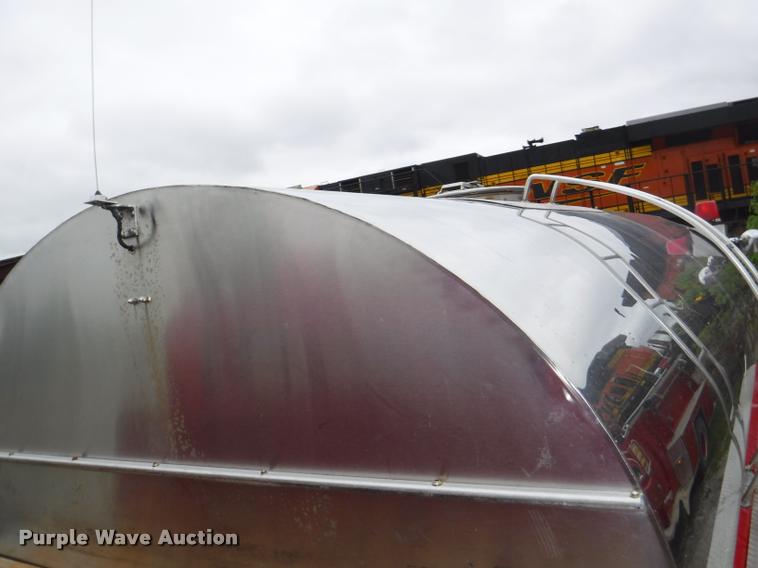 image for item DB3924 1984 Ford L8501 Louisville 101 tanker fire truck