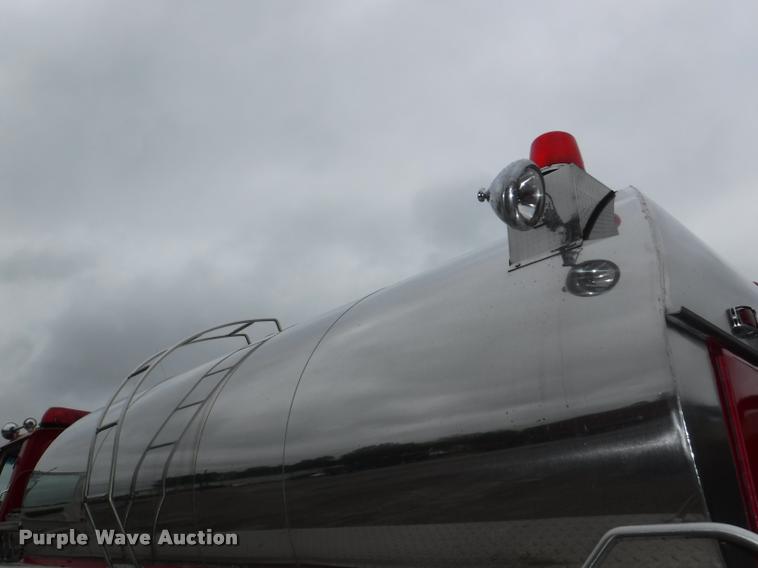 image for item DB3924 1984 Ford L8501 Louisville 101 tanker fire truck