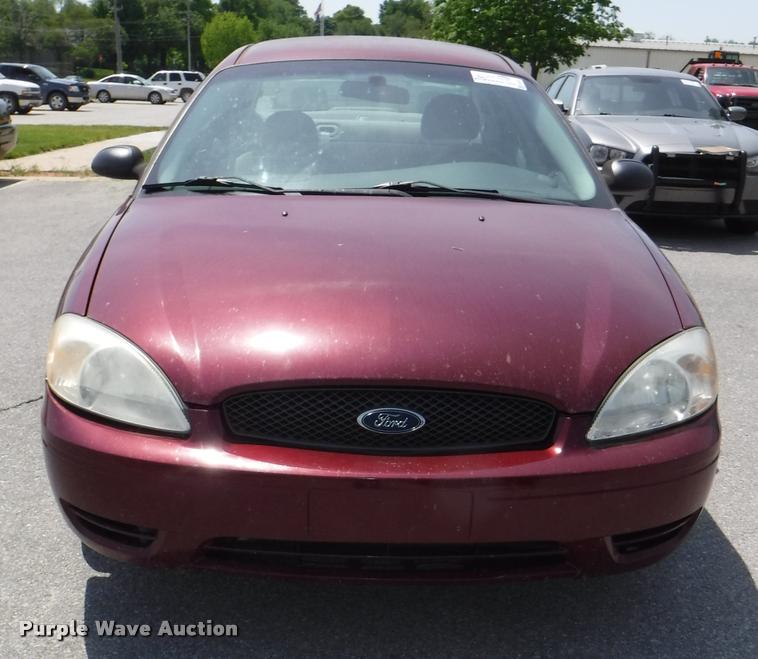 image for item DB3951 2005 Ford Taurus SE