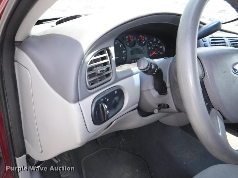 image for item DB3951 2005 Ford Taurus SE