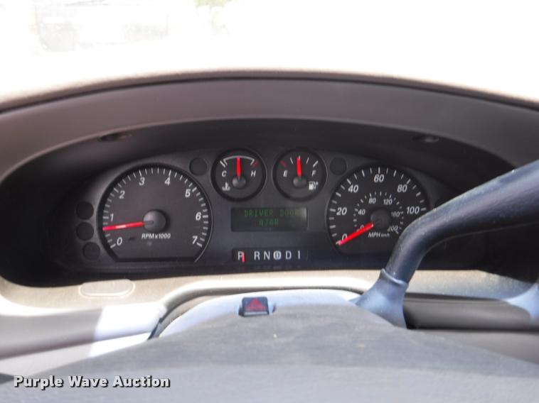 image for item DB3951 2005 Ford Taurus SE