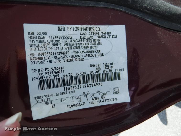 image for item DB3951 2005 Ford Taurus SE
