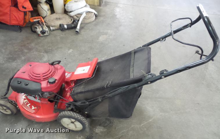 image for item DC9254 Gravely 911094 push mower