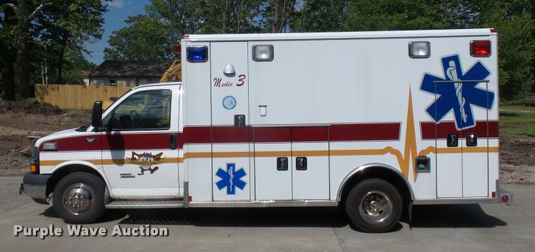 image for item DD9437 2009 Chevrolet Express 3500 ambulance