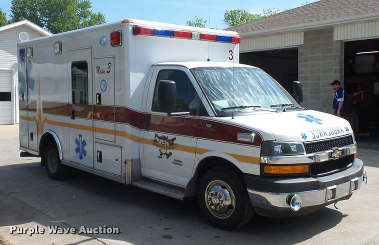 image for item DD9437 2009 Chevrolet Express 3500 ambulance
