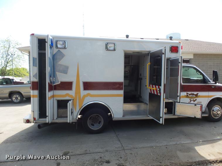 image for item DD9437 2009 Chevrolet Express 3500 ambulance