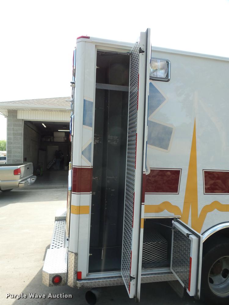 image for item DD9437 2009 Chevrolet Express 3500 ambulance