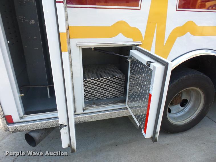 image for item DD9437 2009 Chevrolet Express 3500 ambulance
