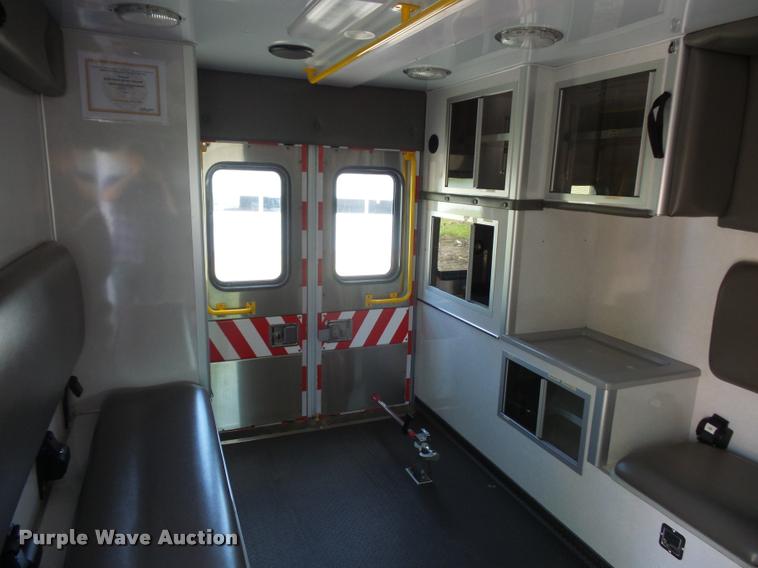 image for item DD9437 2009 Chevrolet Express 3500 ambulance