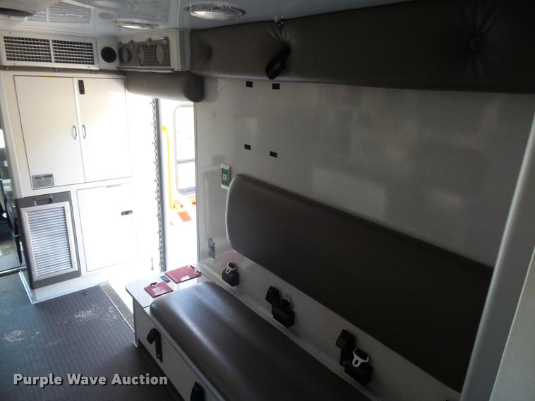 image for item DD9437 2009 Chevrolet Express 3500 ambulance