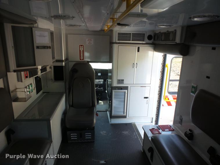 image for item DD9437 2009 Chevrolet Express 3500 ambulance