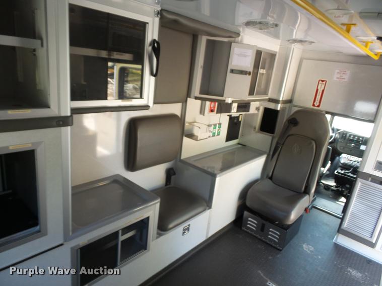 image for item DD9437 2009 Chevrolet Express 3500 ambulance