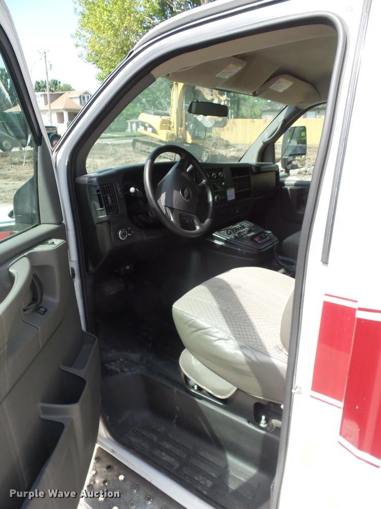 image for item DD9437 2009 Chevrolet Express 3500 ambulance
