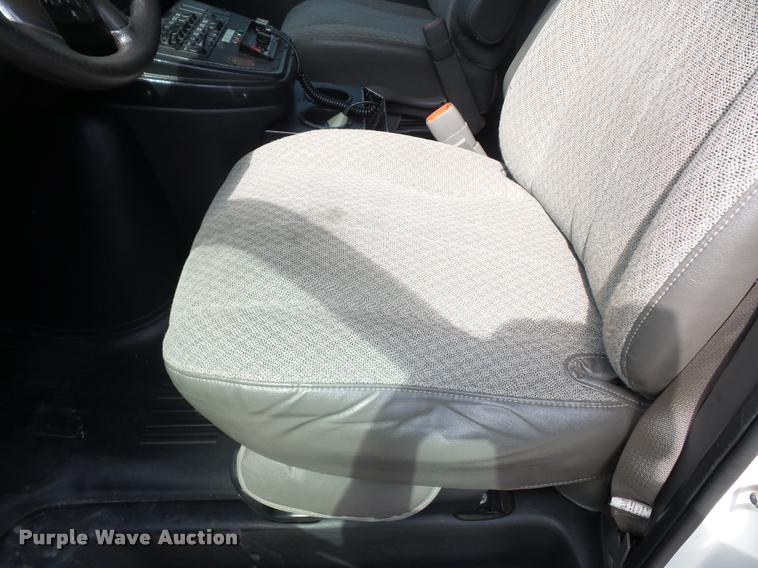 image for item DD9437 2009 Chevrolet Express 3500 ambulance