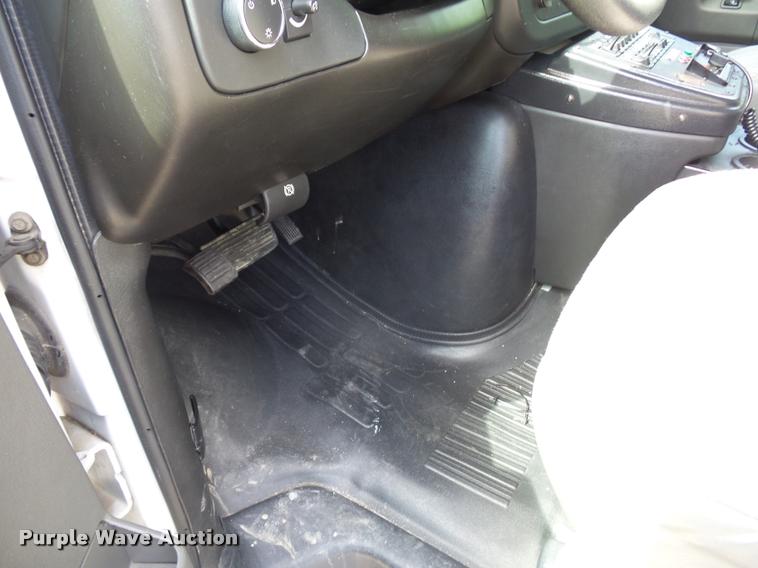 image for item DD9437 2009 Chevrolet Express 3500 ambulance