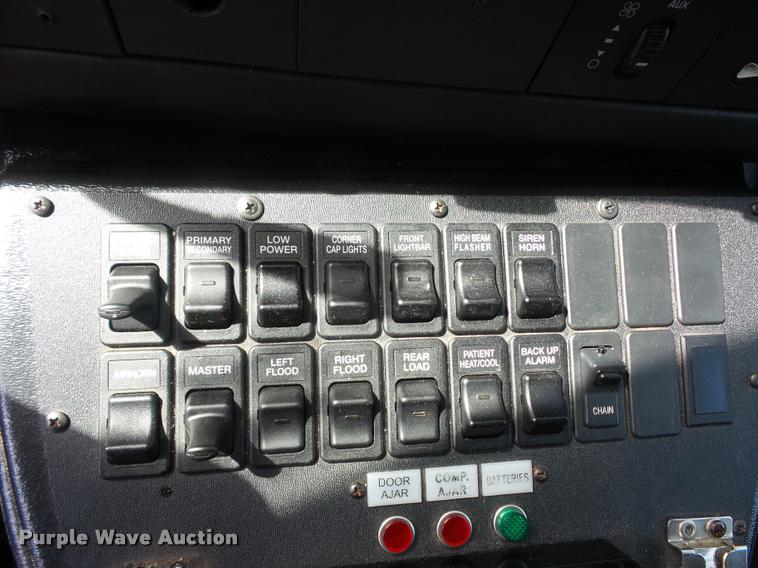 image for item DD9437 2009 Chevrolet Express 3500 ambulance