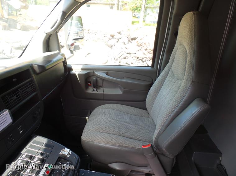 image for item DD9437 2009 Chevrolet Express 3500 ambulance