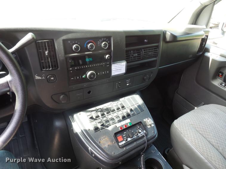 image for item DD9437 2009 Chevrolet Express 3500 ambulance