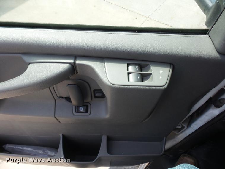 image for item DD9437 2009 Chevrolet Express 3500 ambulance