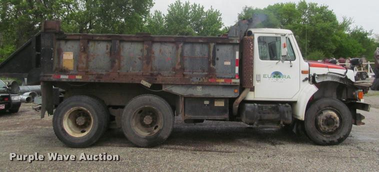 image for item DG9463 1991 International 4900 dump truck