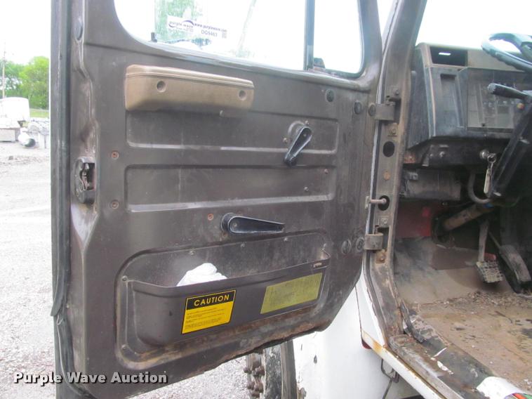 image for item DG9463 1991 International 4900 dump truck