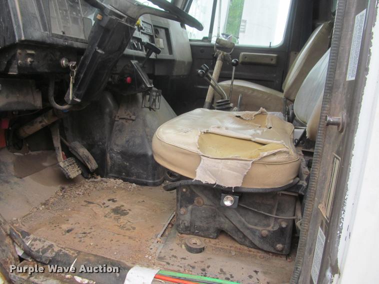 image for item DG9463 1991 International 4900 dump truck