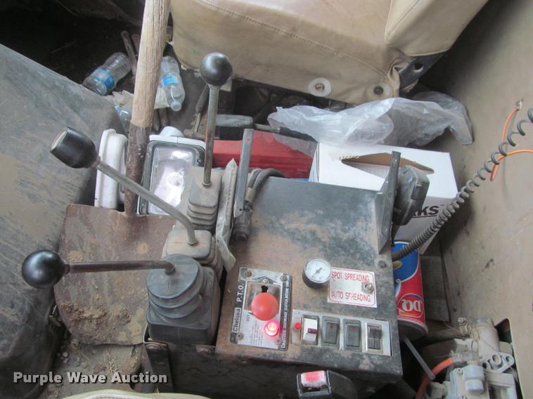 image for item DG9463 1991 International 4900 dump truck