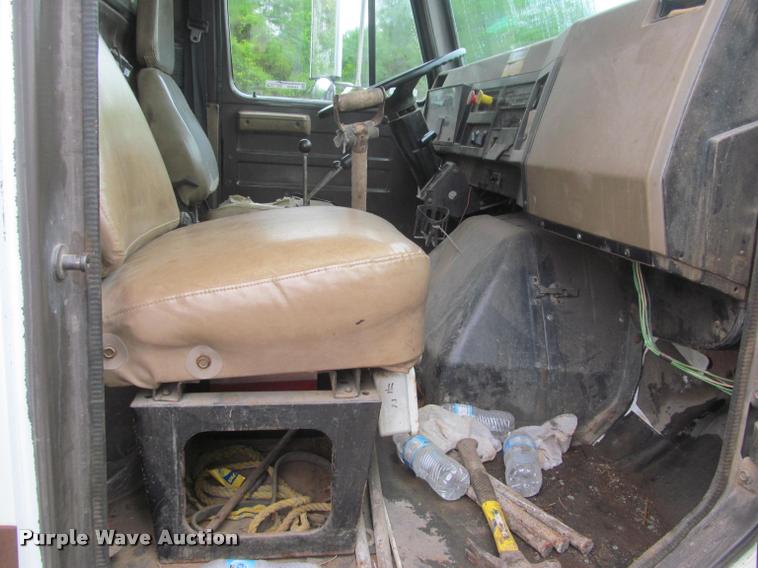 image for item DG9463 1991 International 4900 dump truck