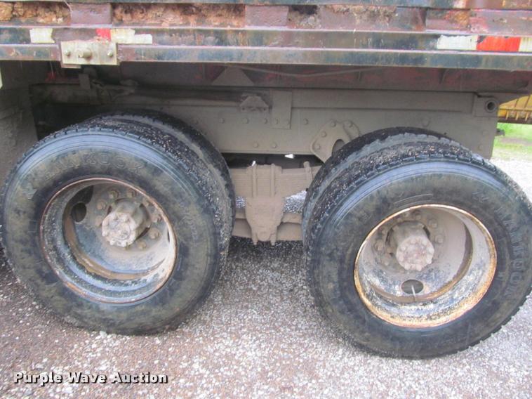 image for item DG9463 1991 International 4900 dump truck