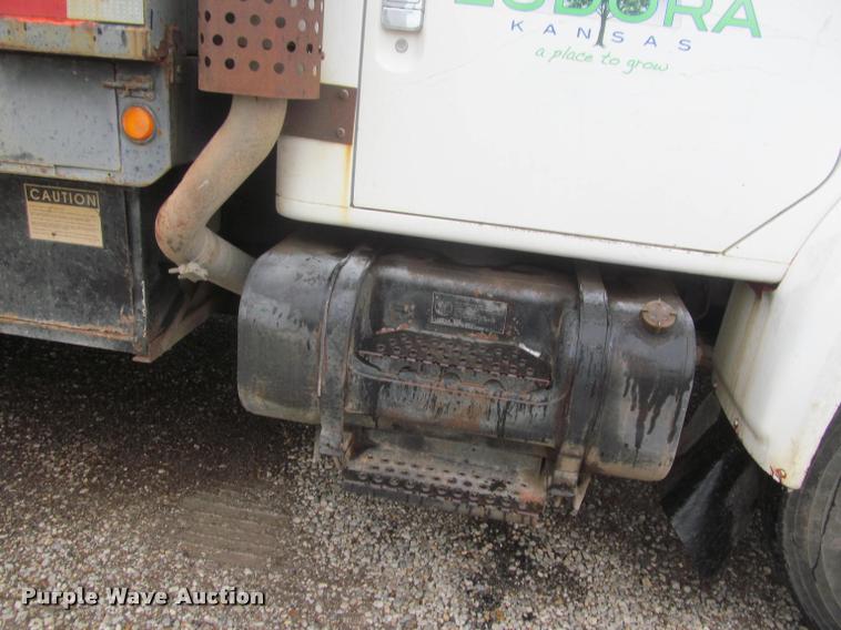 image for item DG9463 1991 International 4900 dump truck