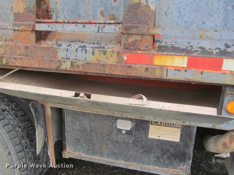 image for item DG9463 1991 International 4900 dump truck