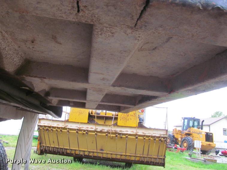 image for item DG9463 1991 International 4900 dump truck