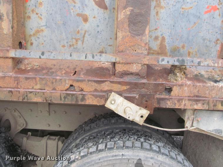 image for item DG9463 1991 International 4900 dump truck