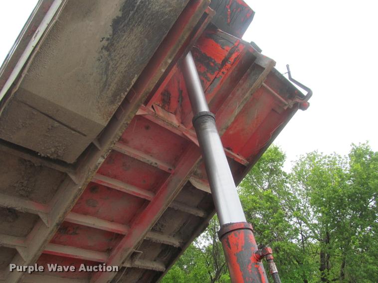 image for item DG9463 1991 International 4900 dump truck