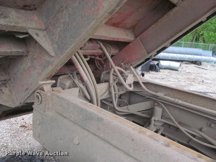 image for item DG9463 1991 International 4900 dump truck