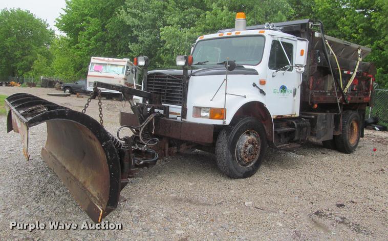 image for item DG9464 1993 International 4900 dump truck