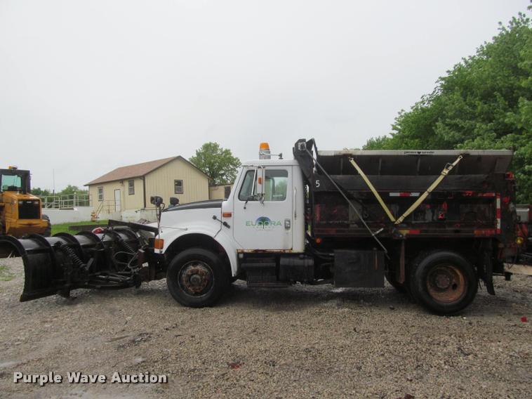 image for item DG9464 1993 International 4900 dump truck