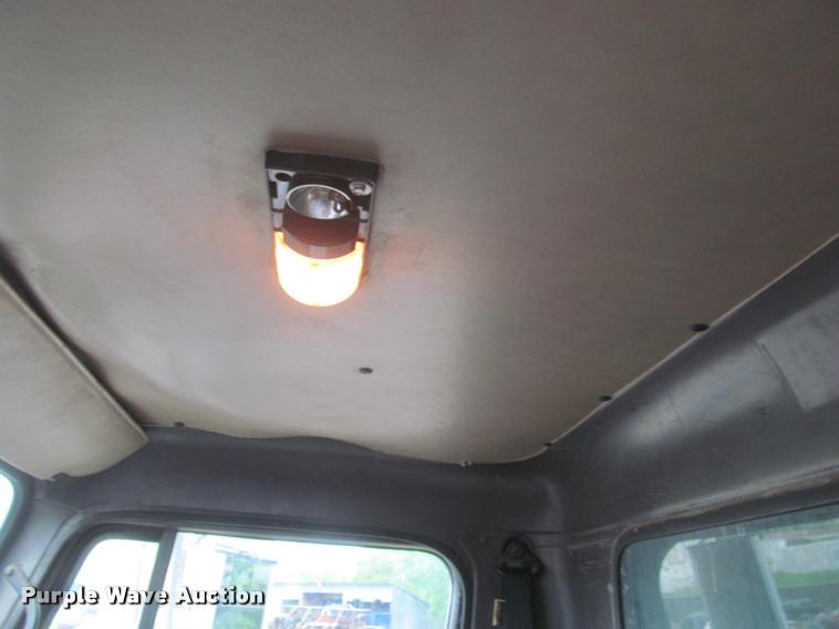 image for item DG9464 1993 International 4900 dump truck