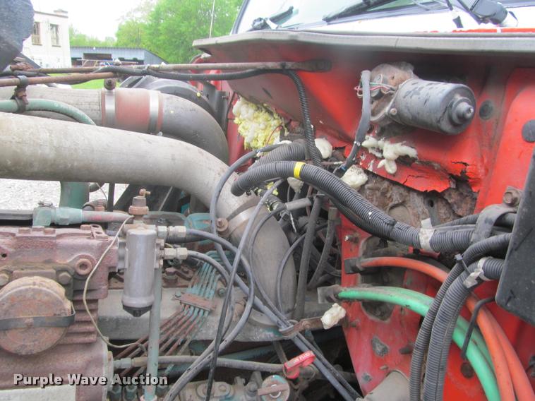 image for item DG9464 1993 International 4900 dump truck