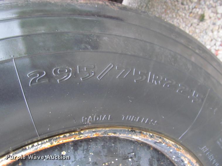 image for item DG9464 1993 International 4900 dump truck