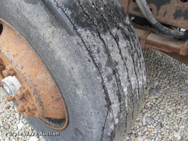 image for item DG9464 1993 International 4900 dump truck