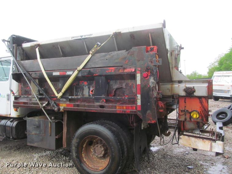 image for item DG9464 1993 International 4900 dump truck