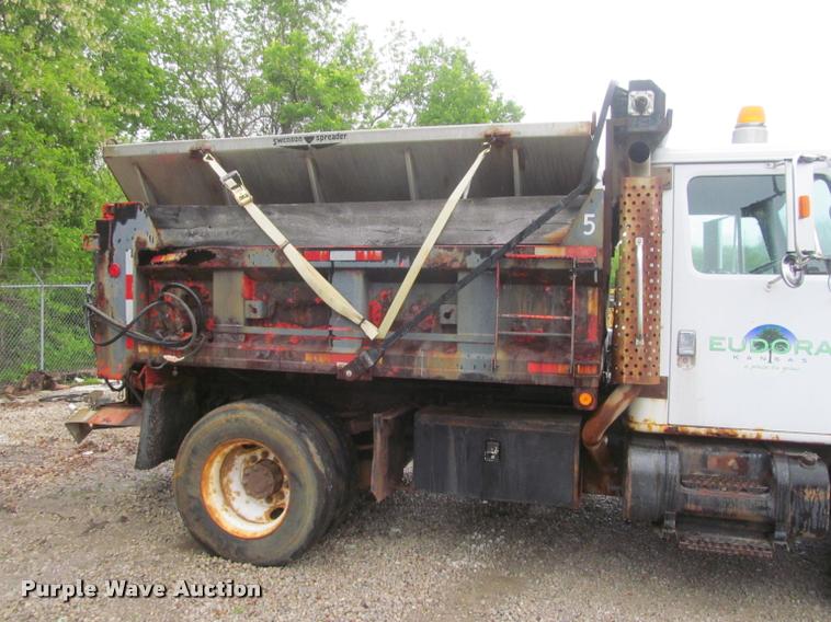 image for item DG9464 1993 International 4900 dump truck