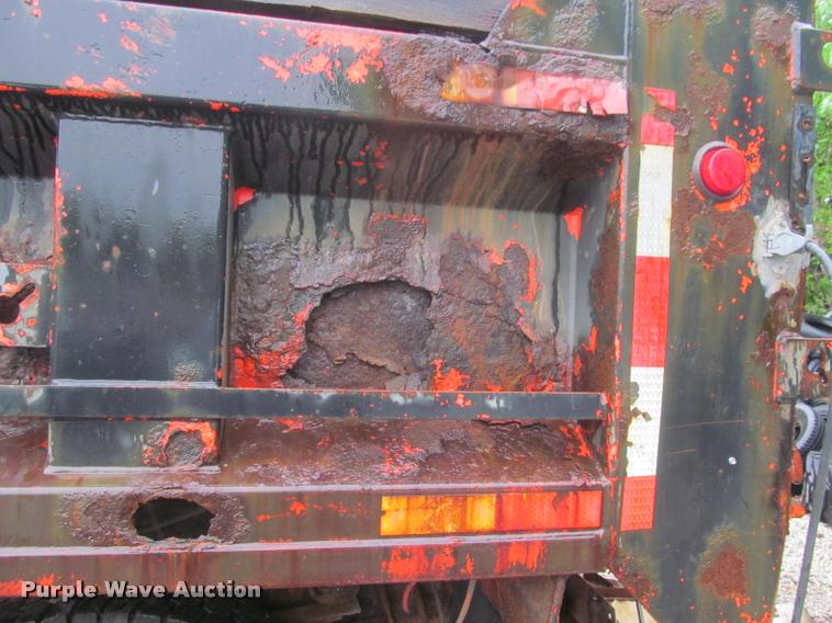 image for item DG9464 1993 International 4900 dump truck