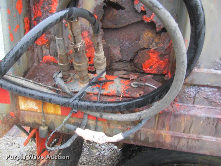 image for item DG9464 1993 International 4900 dump truck