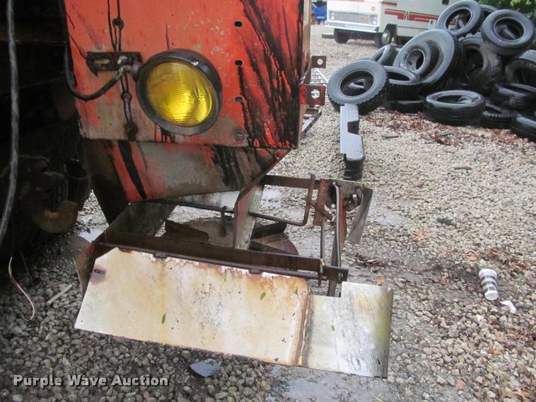 image for item DG9464 1993 International 4900 dump truck