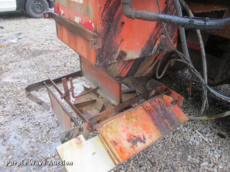 image for item DG9464 1993 International 4900 dump truck