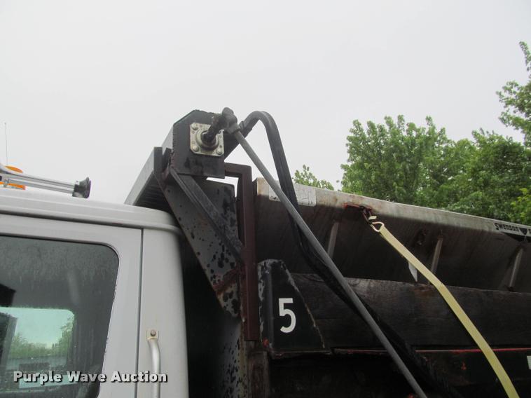 image for item DG9464 1993 International 4900 dump truck