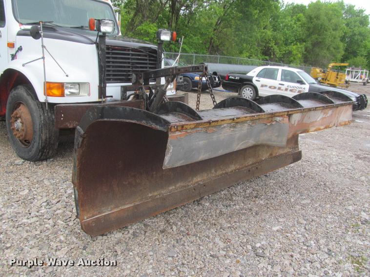 image for item DG9464 1993 International 4900 dump truck